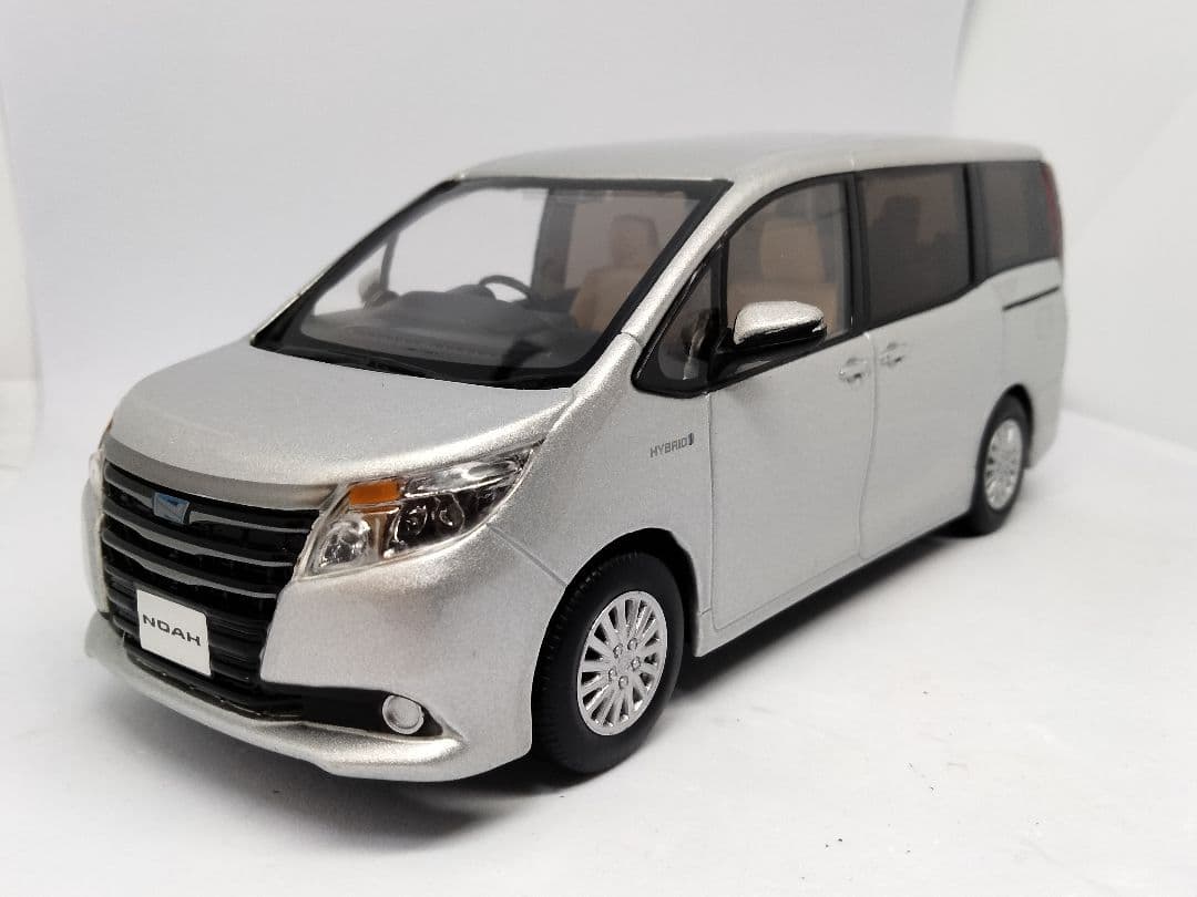 【希少】ノア　カラーサンプル　ミニカー　1/30