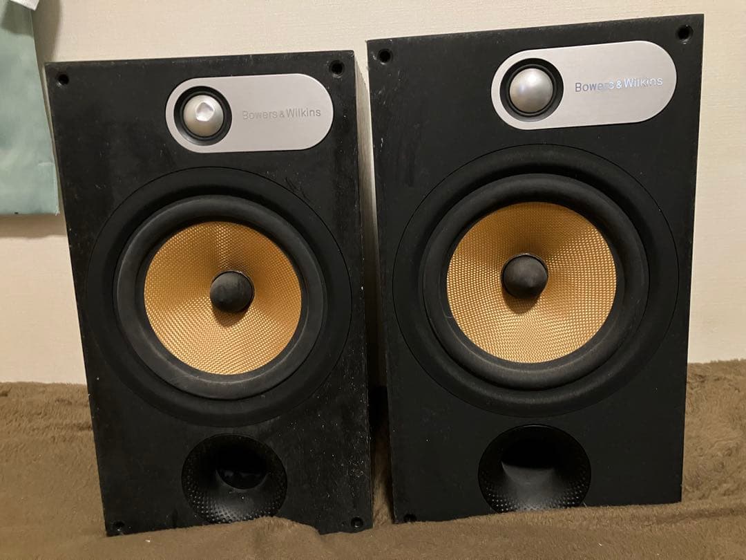 Bowers & Wilkins 685 ブックシェルフスピーカー　B&W