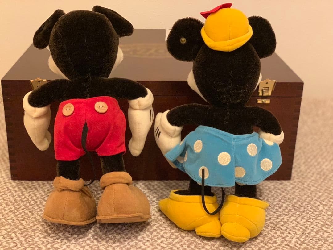 日本限定品3000体です ミッキーマウス ぬいぐるみ セット 2体 証明書付き