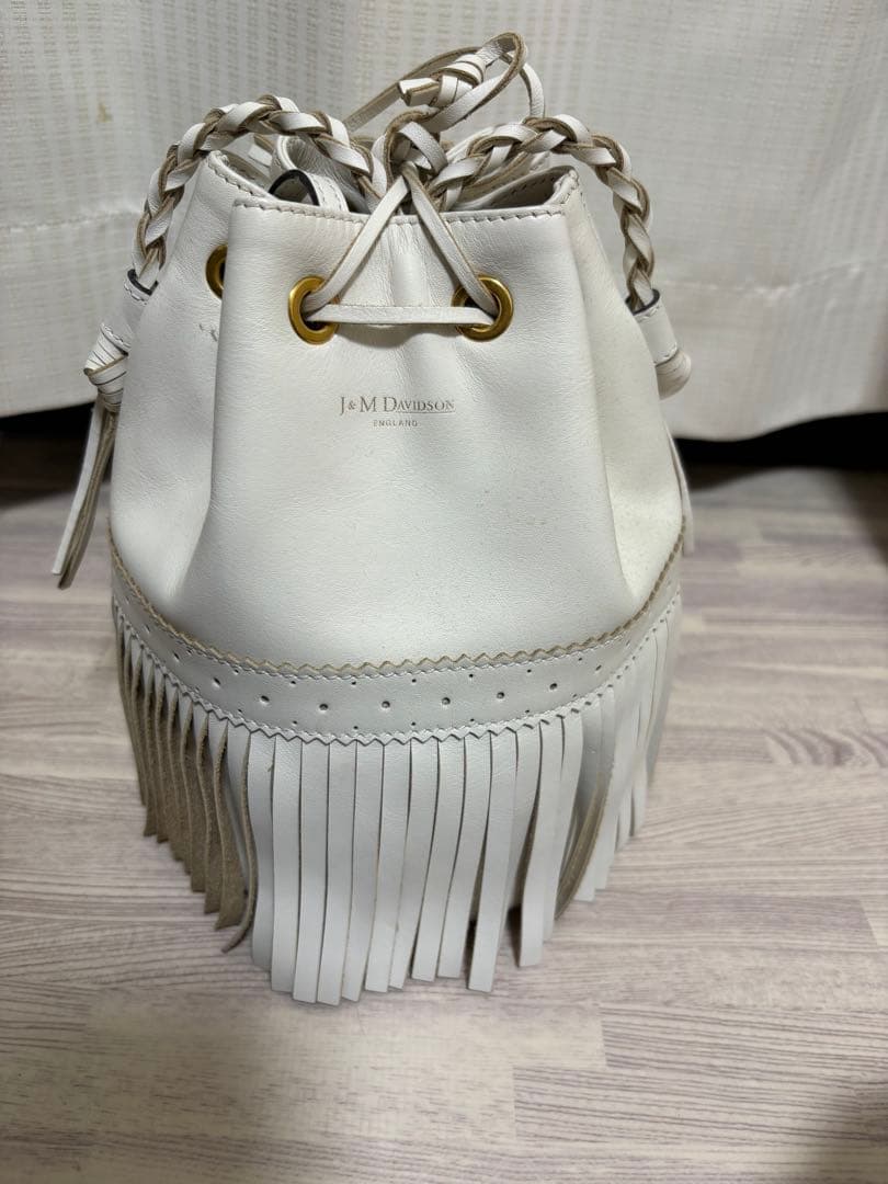 J&M Davidson ホワイトフリンジショルダーバッグ