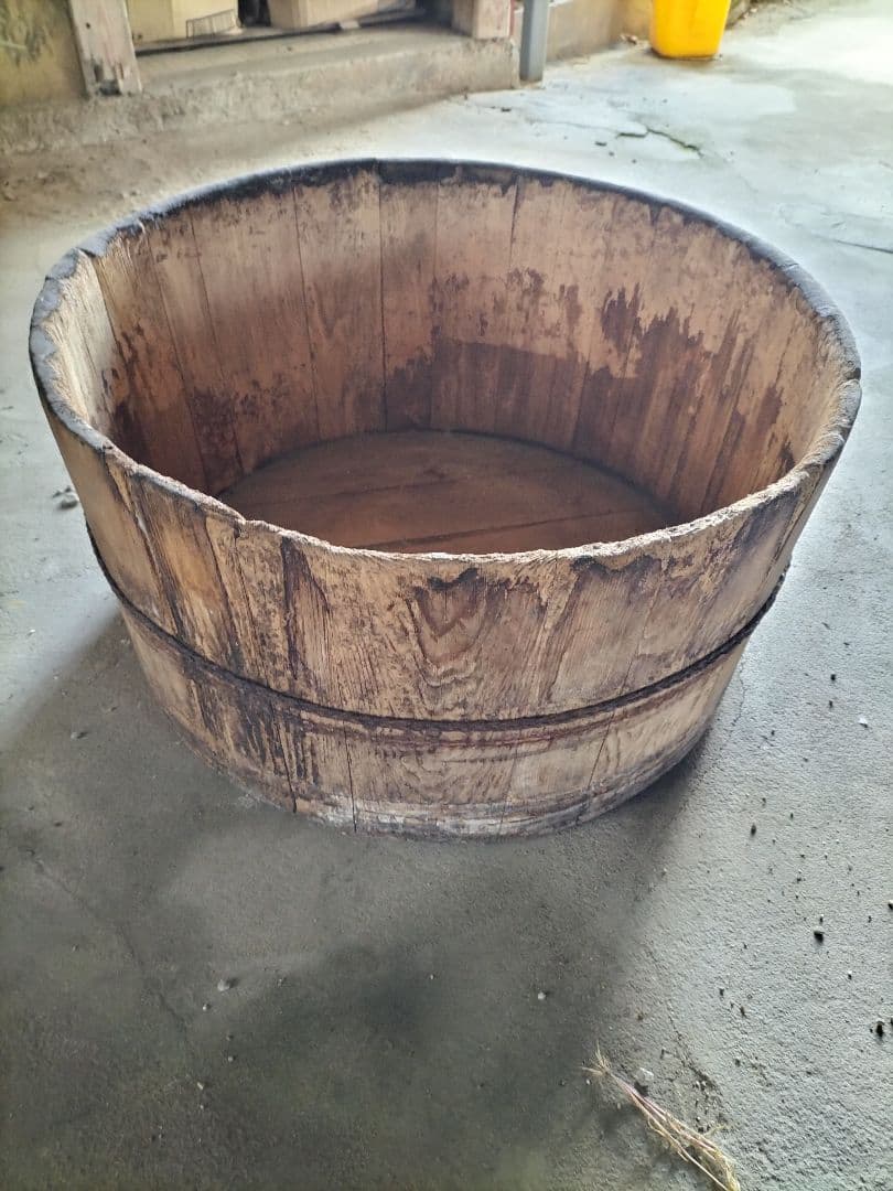 送料込み　レトロ巨大桶3　商品説明必読を