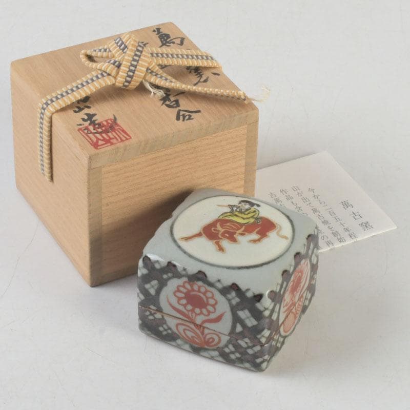 茶道具　萬古焼　加賀瑞山造　干支牛人物牧童文　角香合　共箱　V　9688