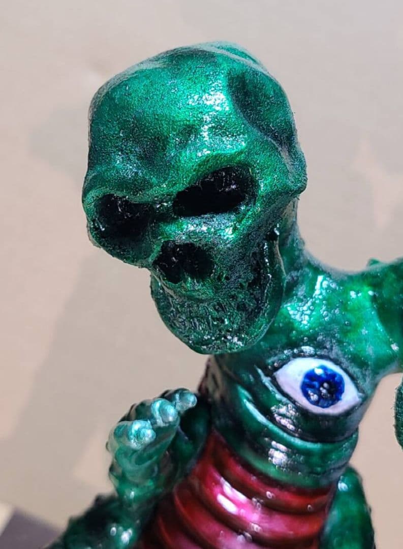 妖怪怪獣ギョロンデス　フィギュア　ブロマイド付き　パチ怪獣　自作アート