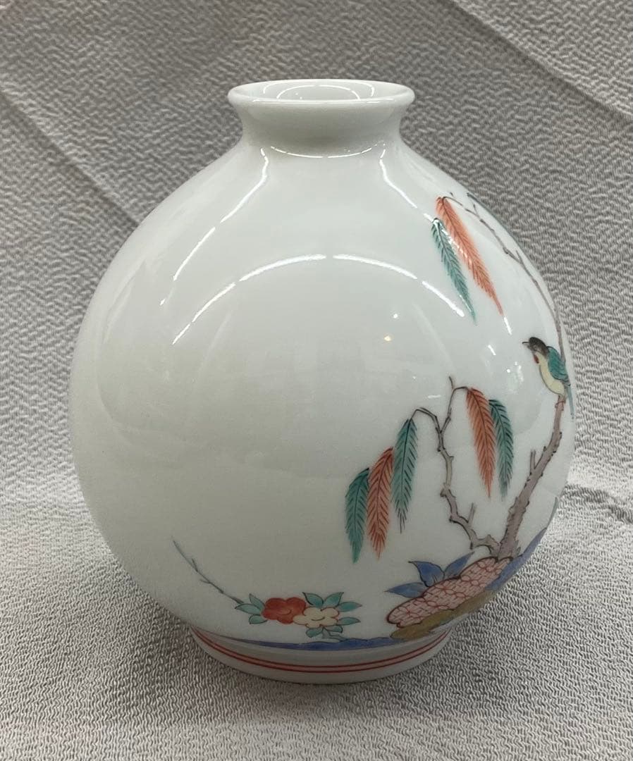 B423b「錦 柳鳥文 瓶」十四代酒井田柿右衛門作　共箱　有田焼　花生