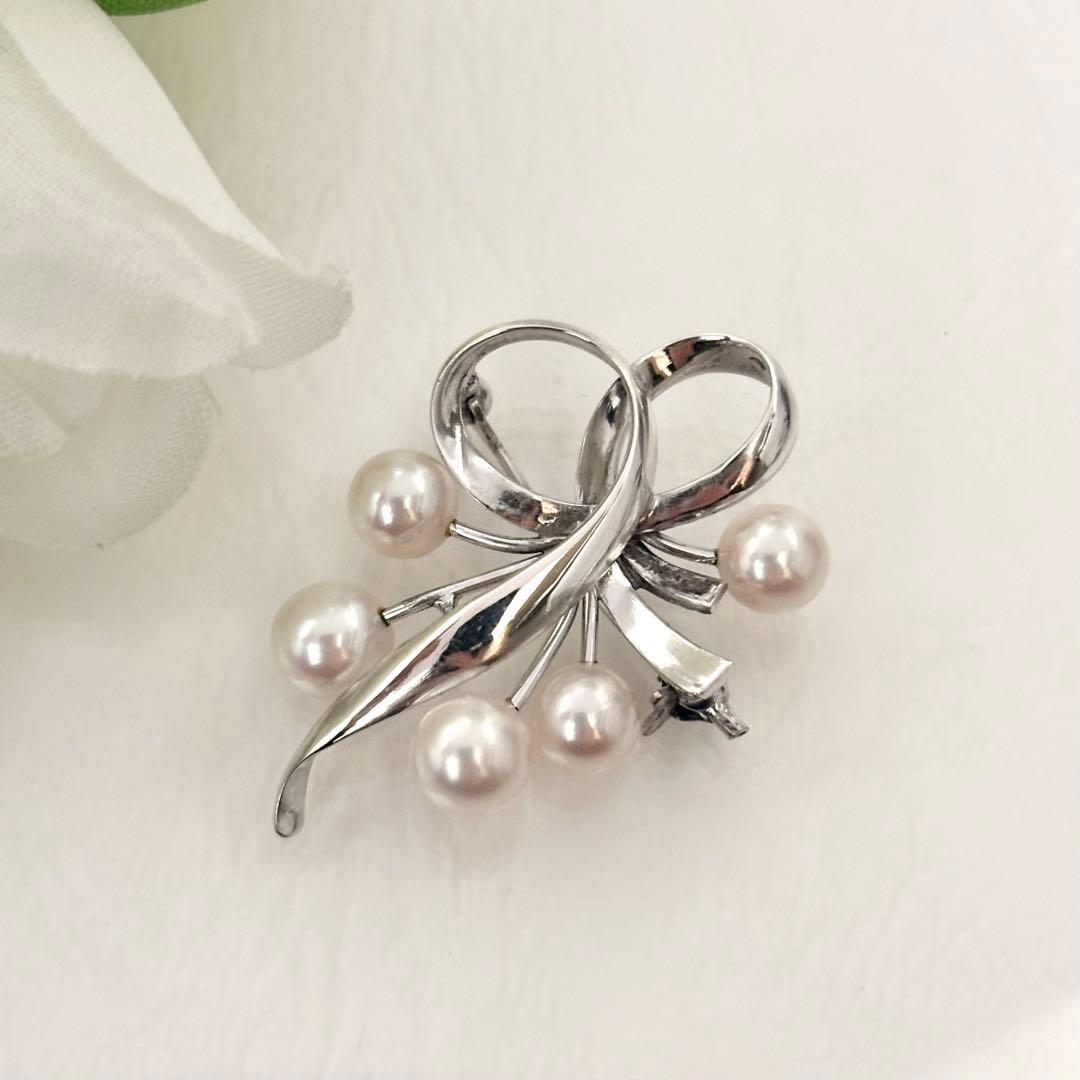 444【ミキモト】シルバー　パール　5珠　ブローチ　　皇室御用達ブランド