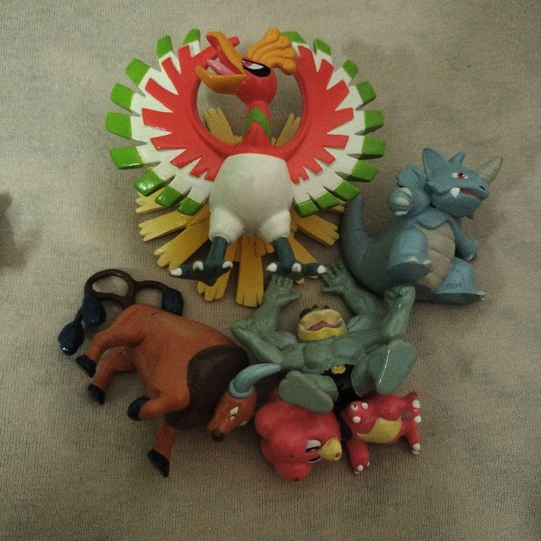 ポケモンフィギュア　モンコレ