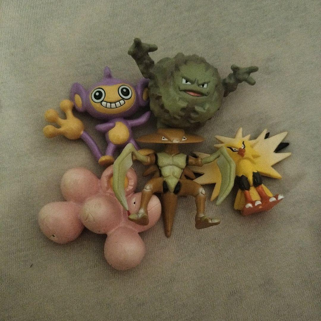 ポケモンフィギュア　モンコレ