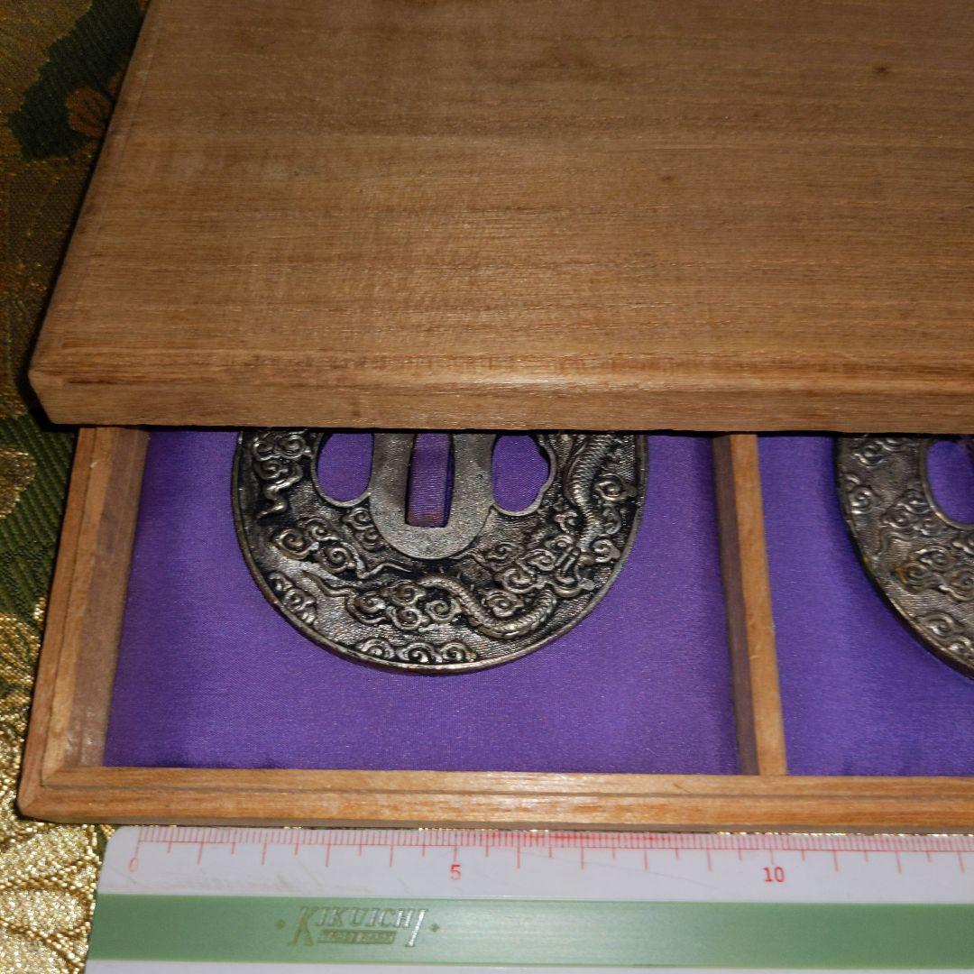 刀剣鐔　一対　木箱入り