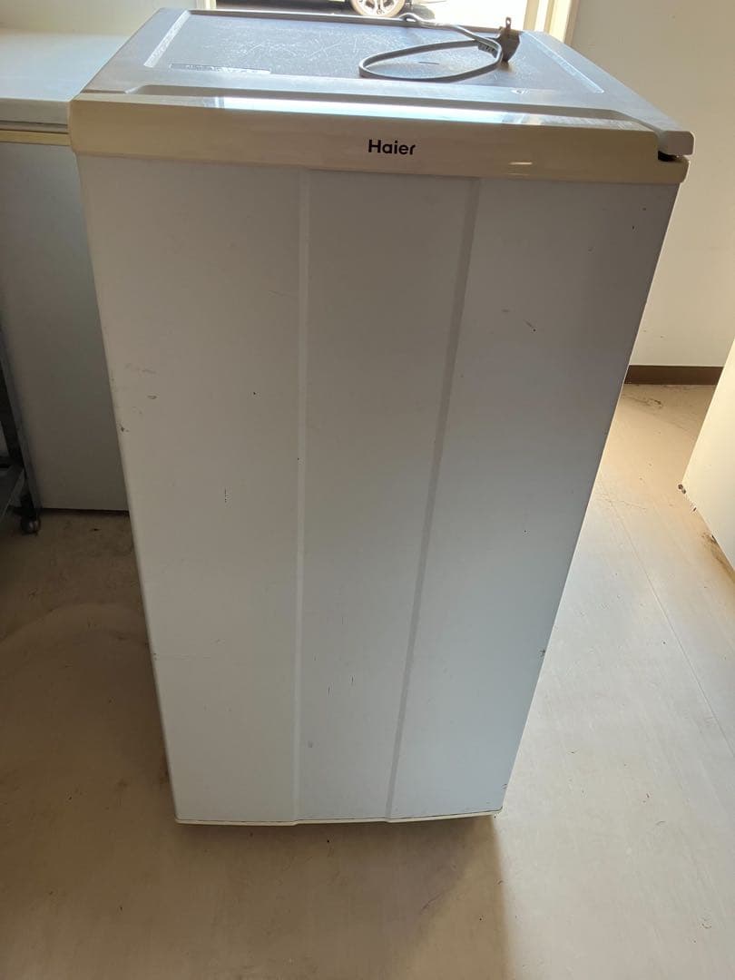 Haier 冷凍庫 ホワイト 4段棚