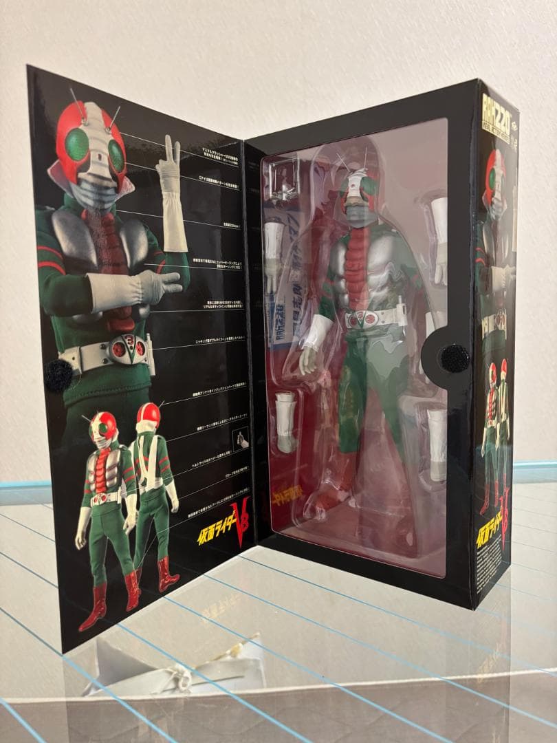 【新品　未開封】RAH220　仮面ライダーV3　DX