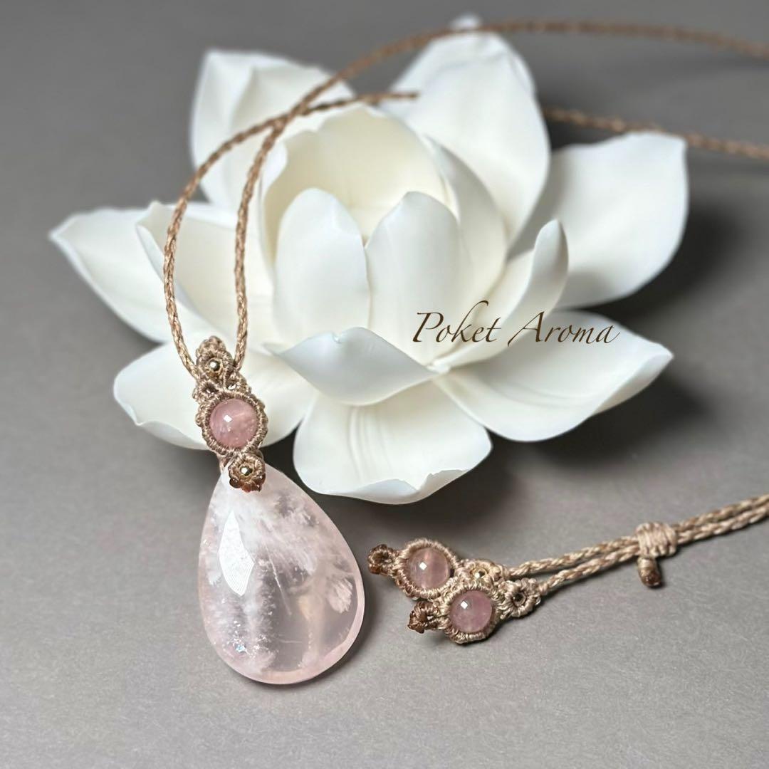 『桃清』セリサイトインローズクォーツとディープローズクォーツのマクラメネックレス