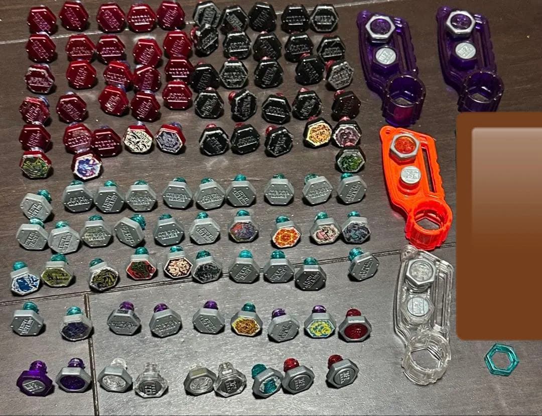 メタルファイトベイブレード　メタルフェイス　まとめ売り　　100個以上