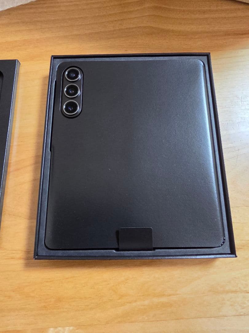 docomo Galaxy Z Fold5 SC-55D 本体