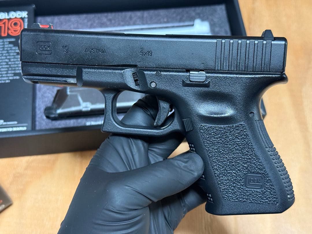 東京マルイ GLOCK 19 ガスブローバック　中古　予備マグ2本付き