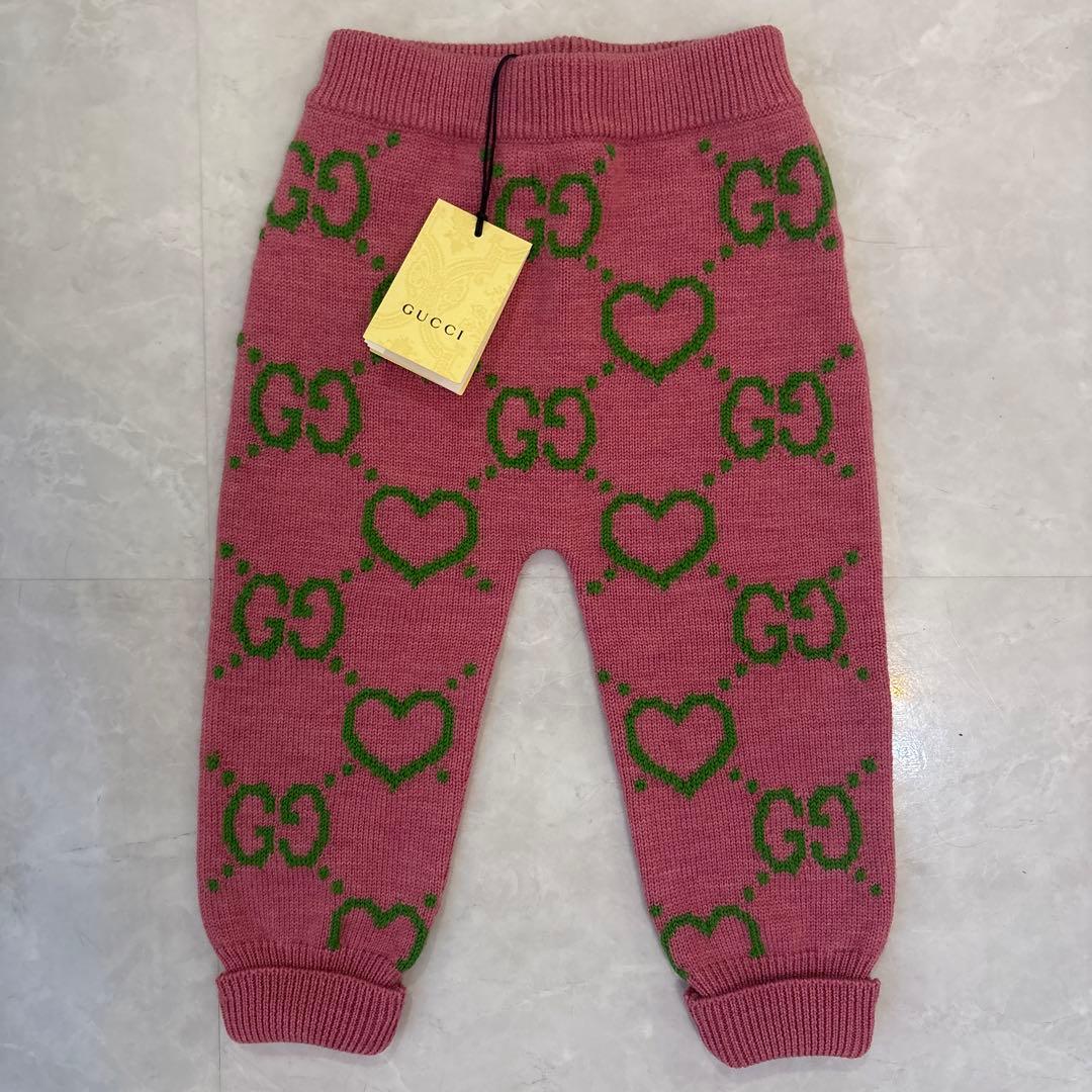 週末限定値下げ！GUCCI ピンク GGロゴ ハート レギンス