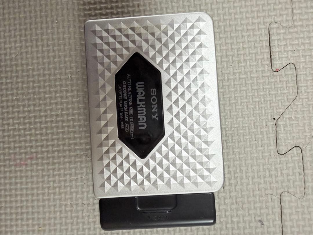 【本日限定】【動作確認済み】　SONY カセットウォークマン WM-EX655