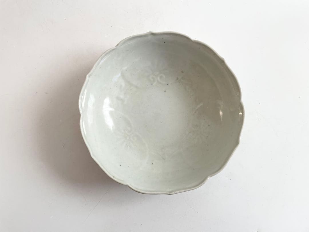 骨董　アンティーク　古伊万里　白磁　陽刻　膾皿　深皿　鉢