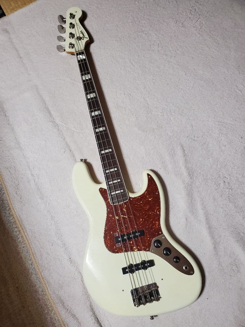 ベース Fender Custom Shop 1966 Jazz Bass CC