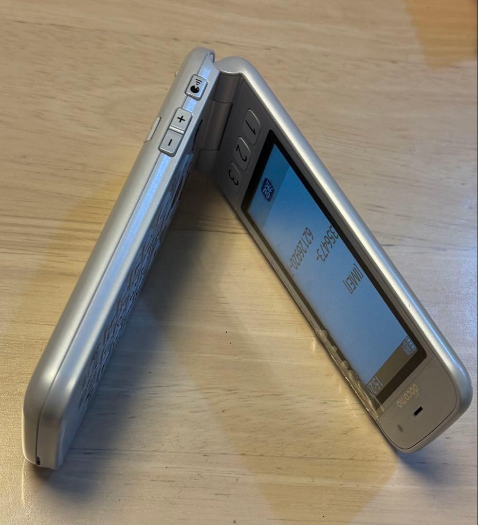 らくらくホン　F-01M