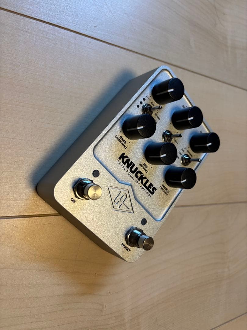 UAFX KNUCKLES エフェクター