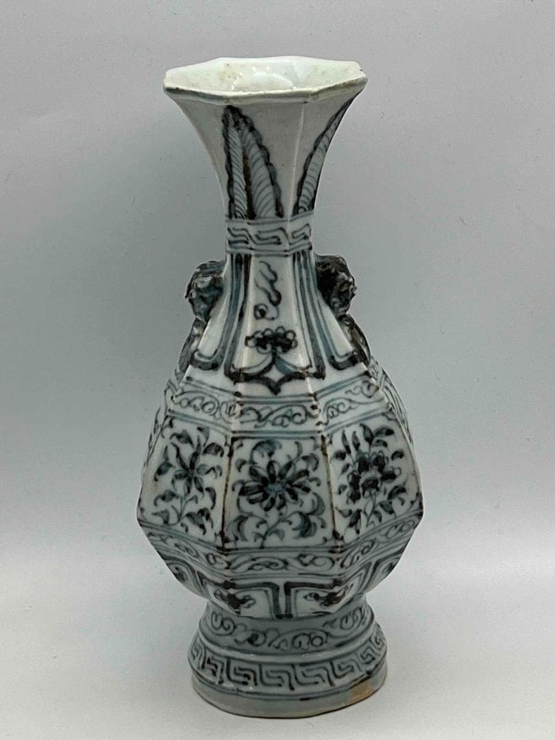 元時代 染付 青花花卉文双獸耳八楞瓶 【著名蒐集家家族旧蔵】(C-41)