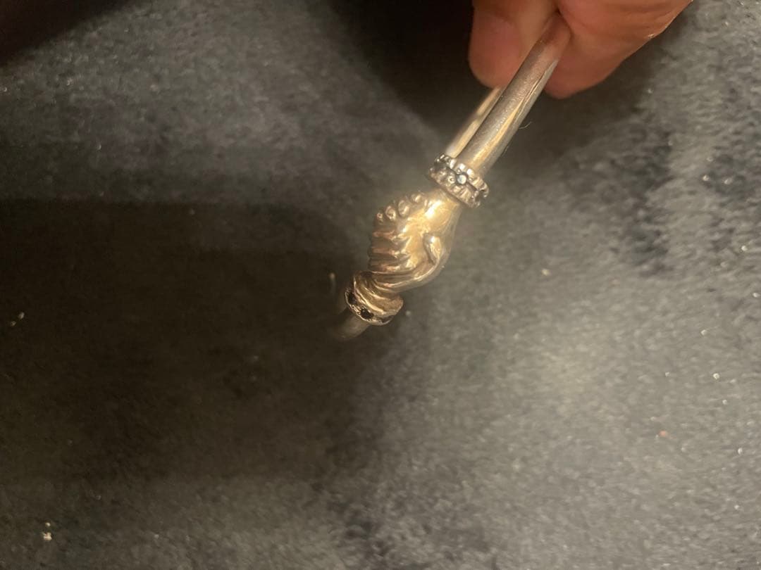 アーチセブンスター　握手バングル ブラックダイヤ