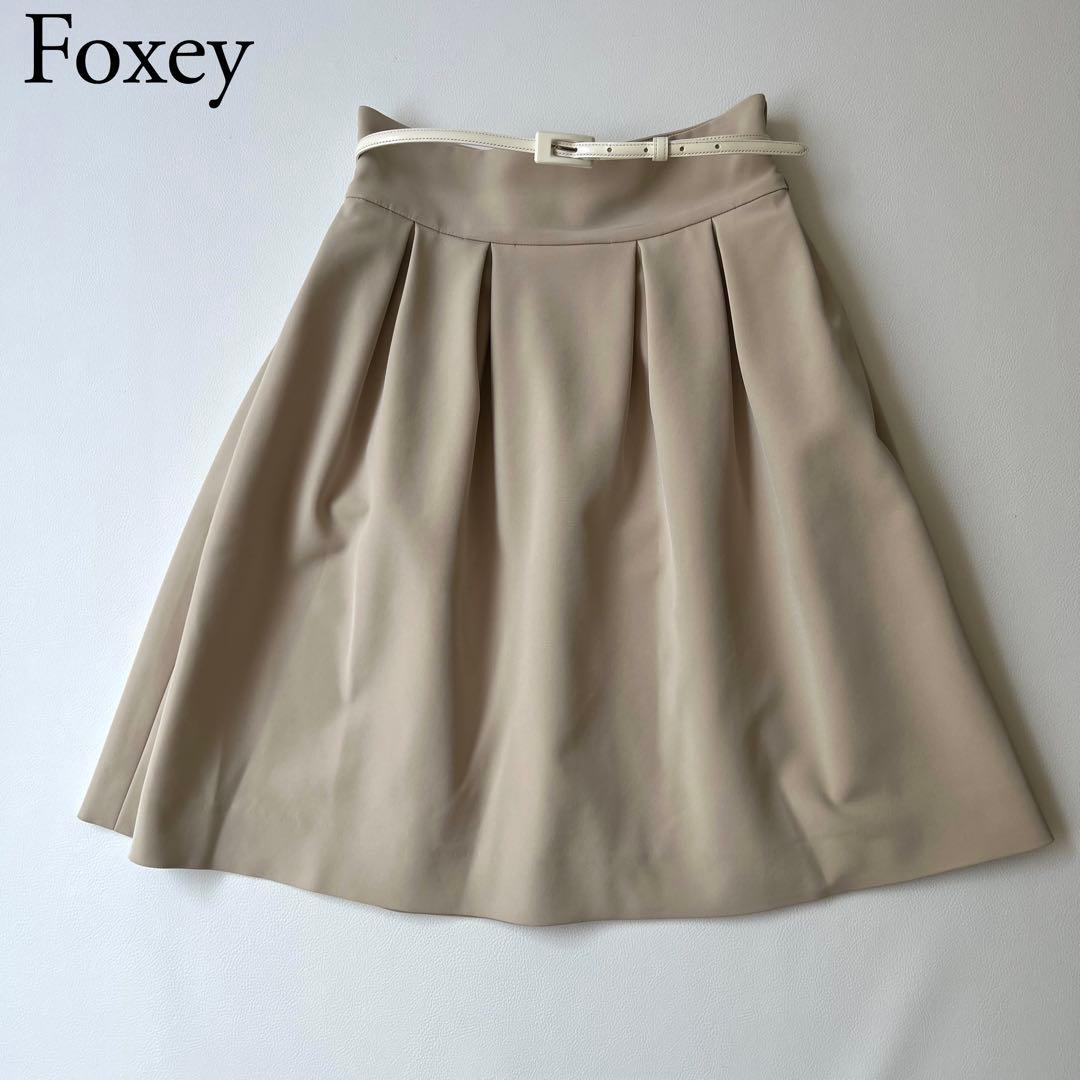 美品　FOXEY NEWYORK フォクシー　ボックスプリーツスカート　ベージュ