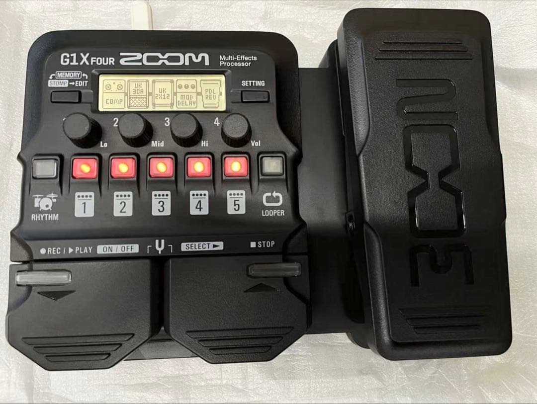 ZOOM G1X FOUR ギターエフェクター