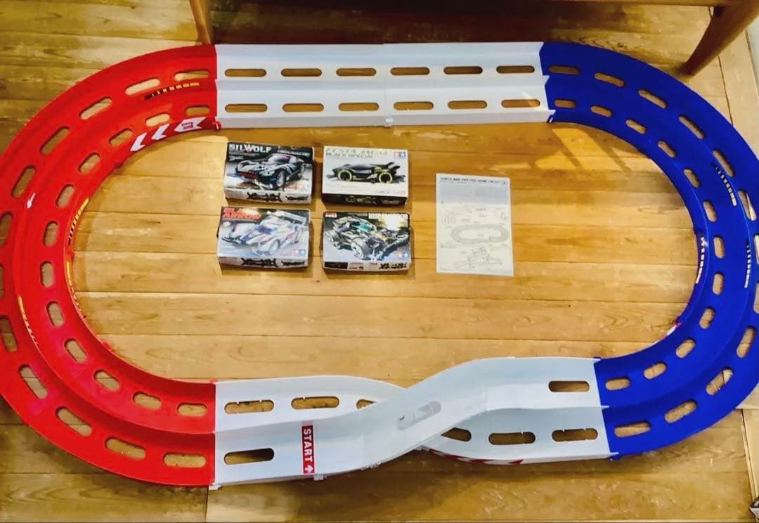 【すぐ遊べる】TAMIYA ミニ四駆4台＋大型コース