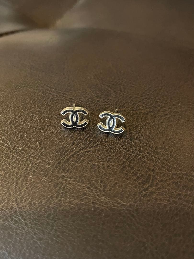 確実正規品　CHANEL ミニ　ロゴピアス　ブラック　ココマーク