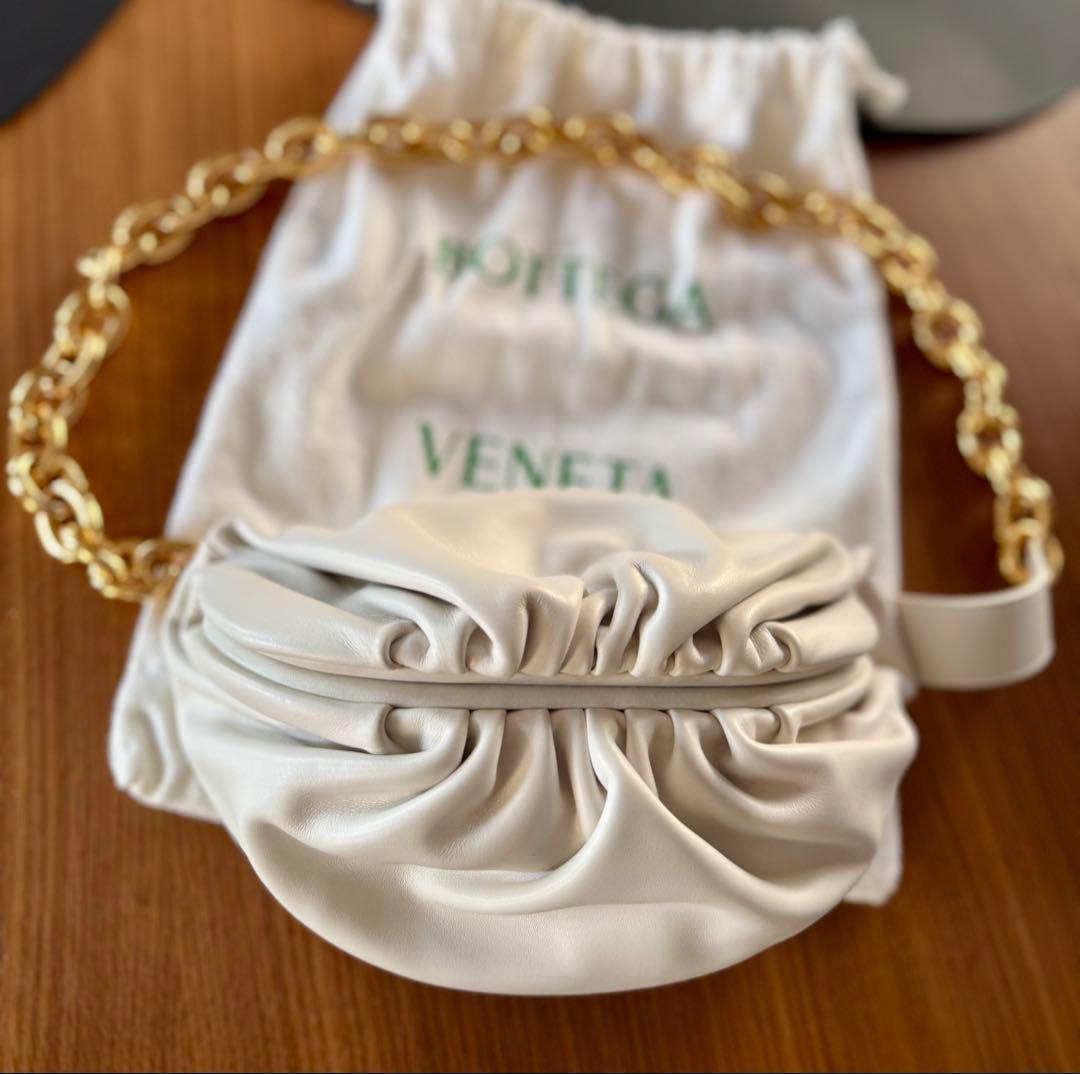 BOTTEGA VENETA ホワイト ボディーバッグ