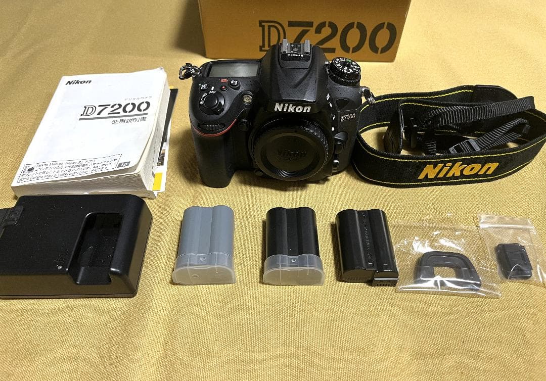 Nikon D7200 デジタル一眼レフカメラ 本体　予備バッテリー付き