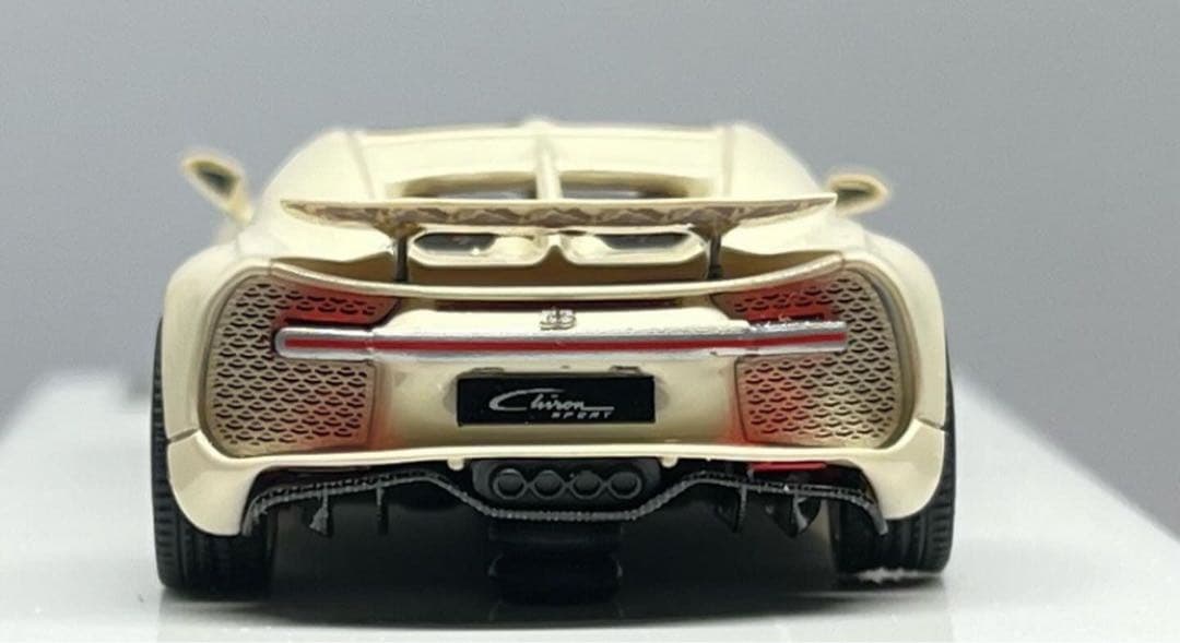 CRL 1/64 ブガッティ シロンスポーツ HERMES仕様