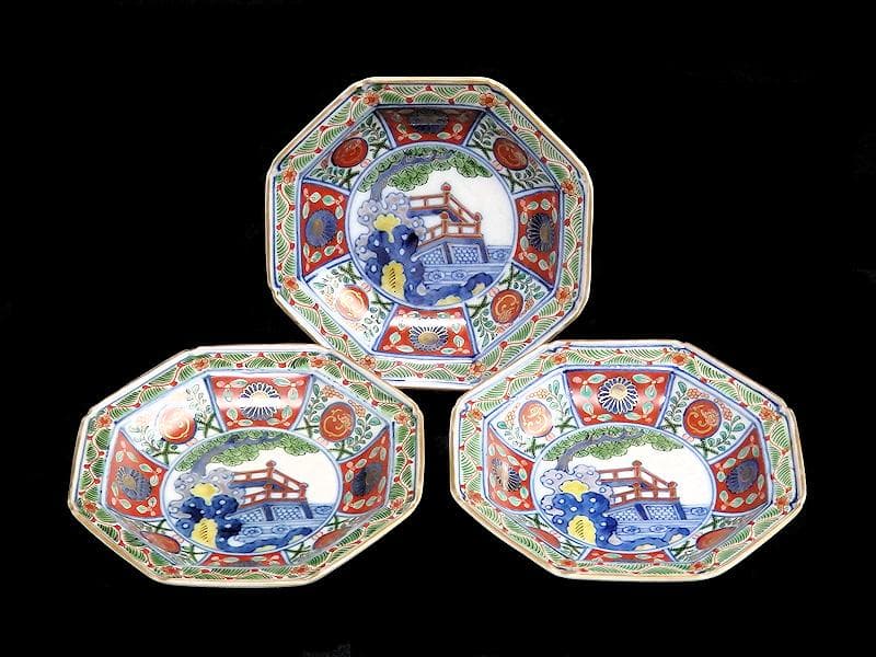 大聖寺伊万里　金襴手　菊に団龍紋　岩に欄干の図　八角４寸皿D702AS-CEd