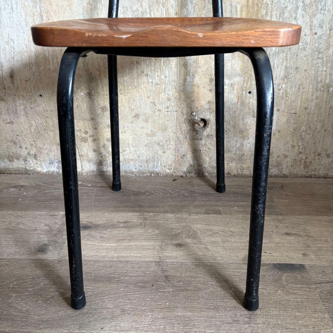 ヴィンテージチェア　古材×パイプ　リメイク　子供椅子　学校椅子　黒