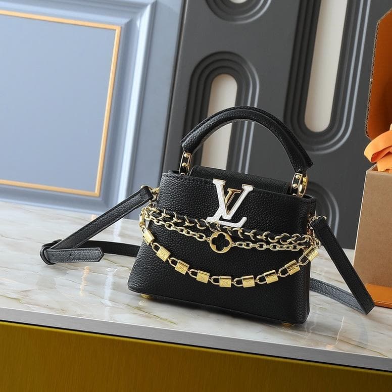 極美品！ブラックレザー ハンドバッグ