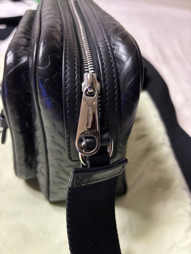 BURBERRY モノグラムブラック ショルダーバッグ