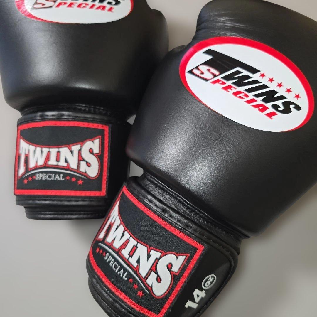本革 TWINS ボクシンググローブ 14oz 黒 【バンテージ付き】