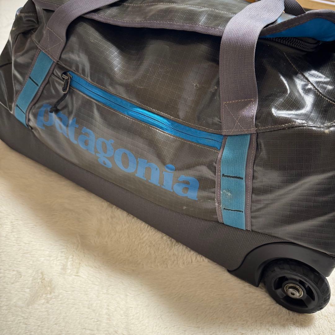 人気パタゴニア　ブラックホール ウィールド ダッフル 40Lグレー