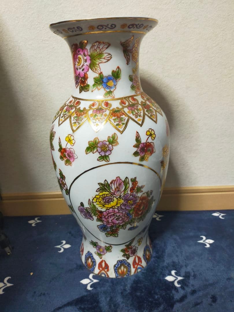 薩摩　金彩花柄花瓶