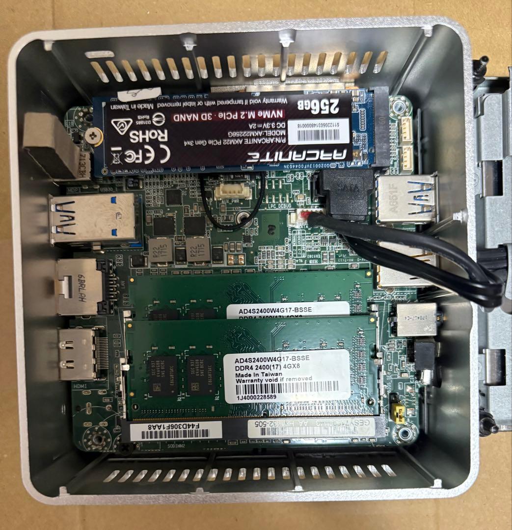 ミニPC Intel NUC 6i3SYH