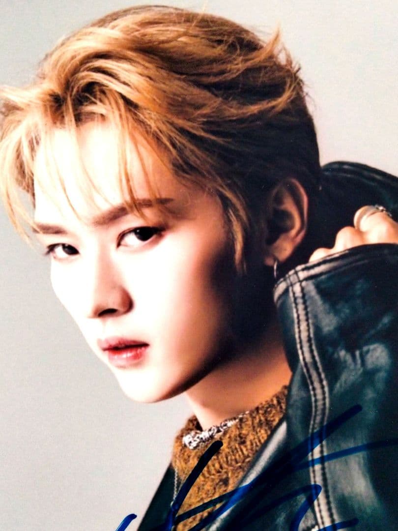 セール中…リノ直筆サイン入り2Lサイズ写真…Lee Know…ストレイキッズ…⑧