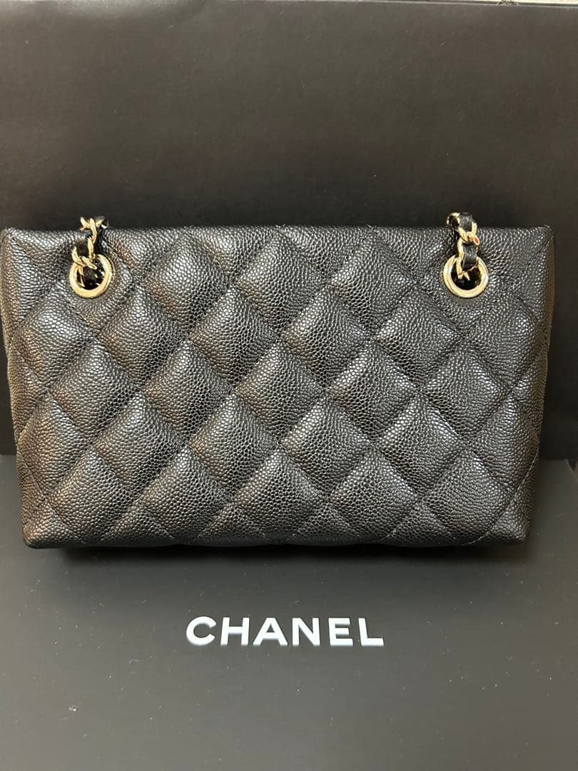 CHANEL シャネル　チェーンバッグ　黒　キャビアスキン