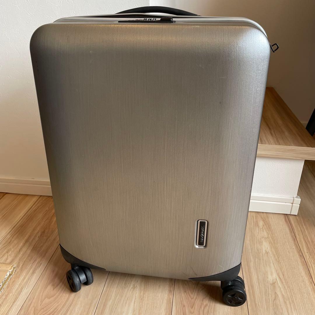サムソナイト　Samsonite INOVA SPINER55 スーツケース　銀