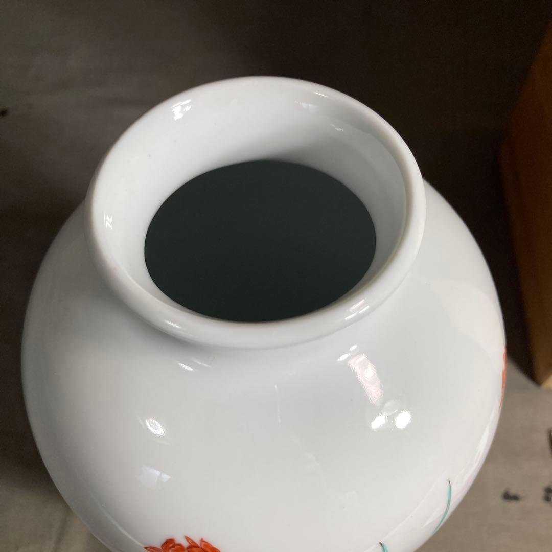 【柿右衛門】赤絵の伝統　名窯　人間国宝　十三代酒井田柿右衛門作　錦牡丹鳥文　花瓶