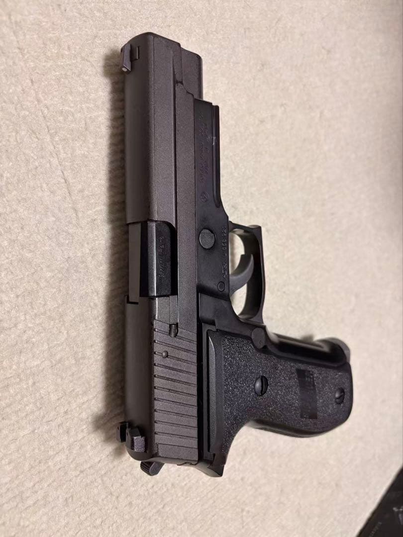 東京マルイ P226 ガスブローバック 本体＋付属品セット（BB弾・マガジン等）