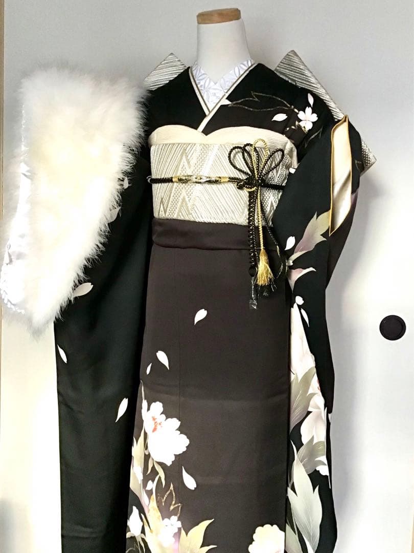 ちゃむりんご 振袖フルセット　黒　濃茶　牡丹　正絹　シック　豪華　成人