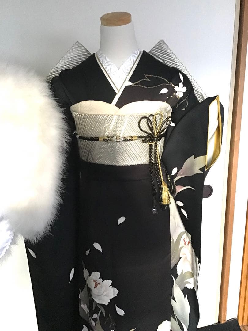 ちゃむりんご 振袖フルセット　黒　濃茶　牡丹　正絹　シック　豪華　成人
