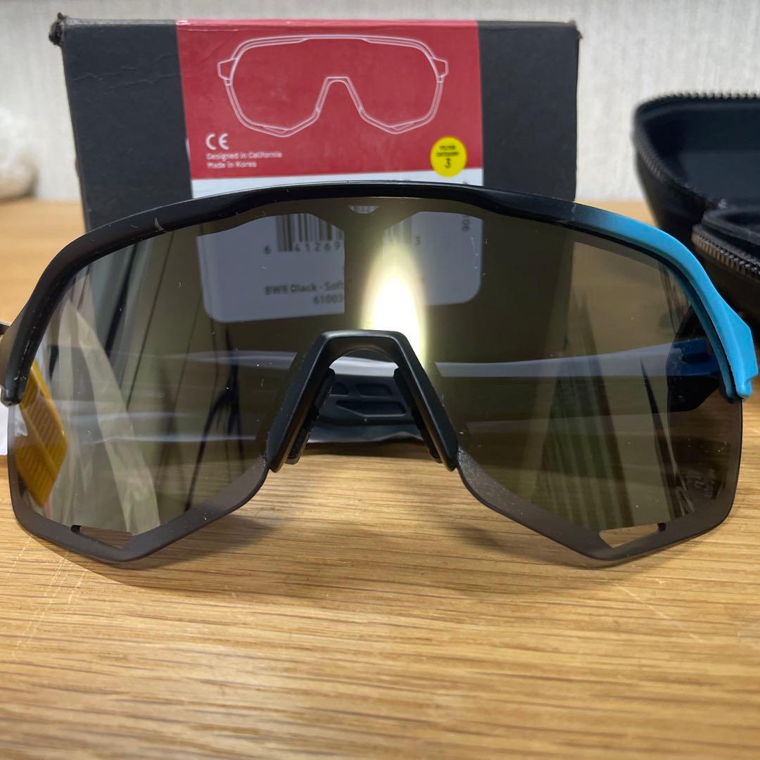 100パーセント　ワンハンドレッド ブラック スモークミラーサングラス