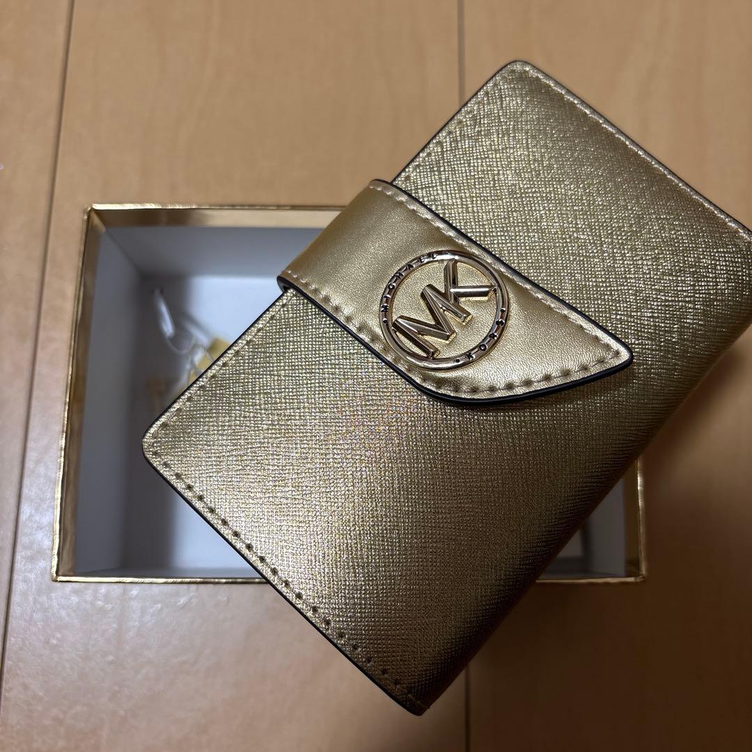 MICHAEL KORS ゴールド 二つ折り財布